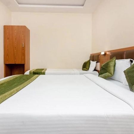 Hotel Volga Plaza 뭄바이 외부 사진