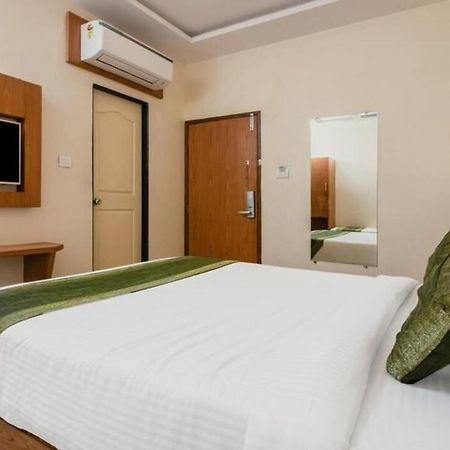 Hotel Volga Plaza 뭄바이 외부 사진