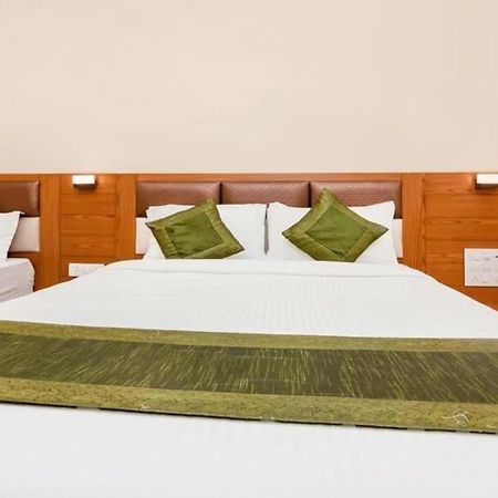 Hotel Volga Plaza 뭄바이 외부 사진