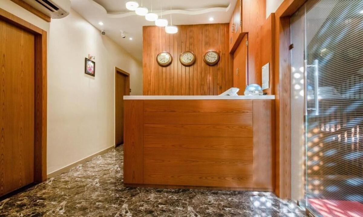 Hotel Volga Plaza 뭄바이 외부 사진