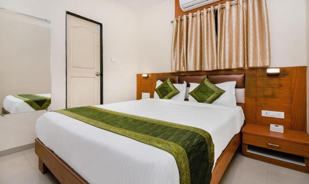 Hotel Volga Plaza 뭄바이 외부 사진