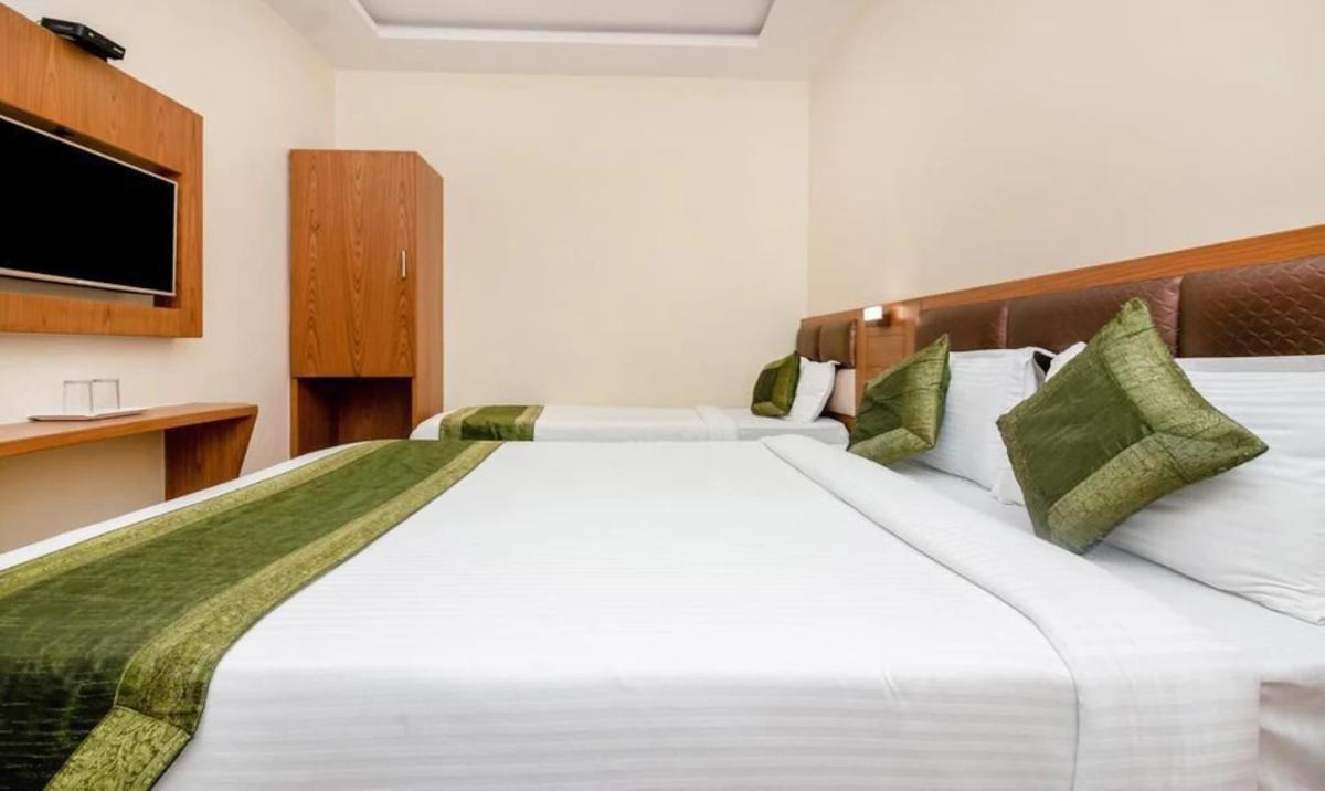 Hotel Volga Plaza 뭄바이 외부 사진