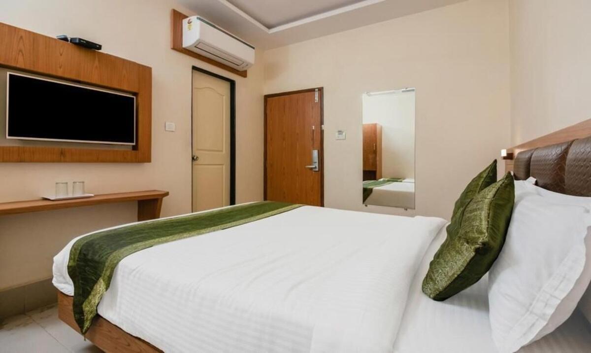 Hotel Volga Plaza 뭄바이 외부 사진