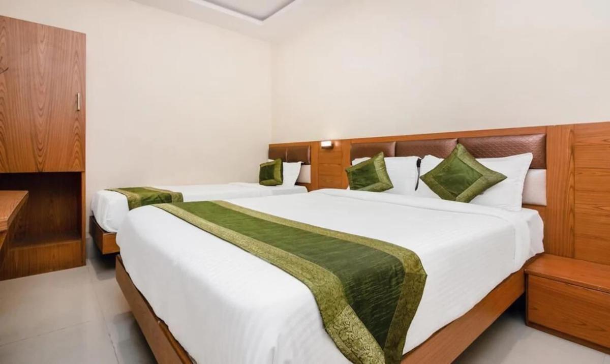 Hotel Volga Plaza 뭄바이 외부 사진