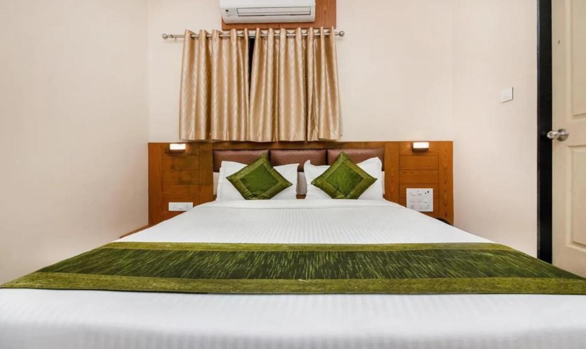 Hotel Volga Plaza 뭄바이 외부 사진