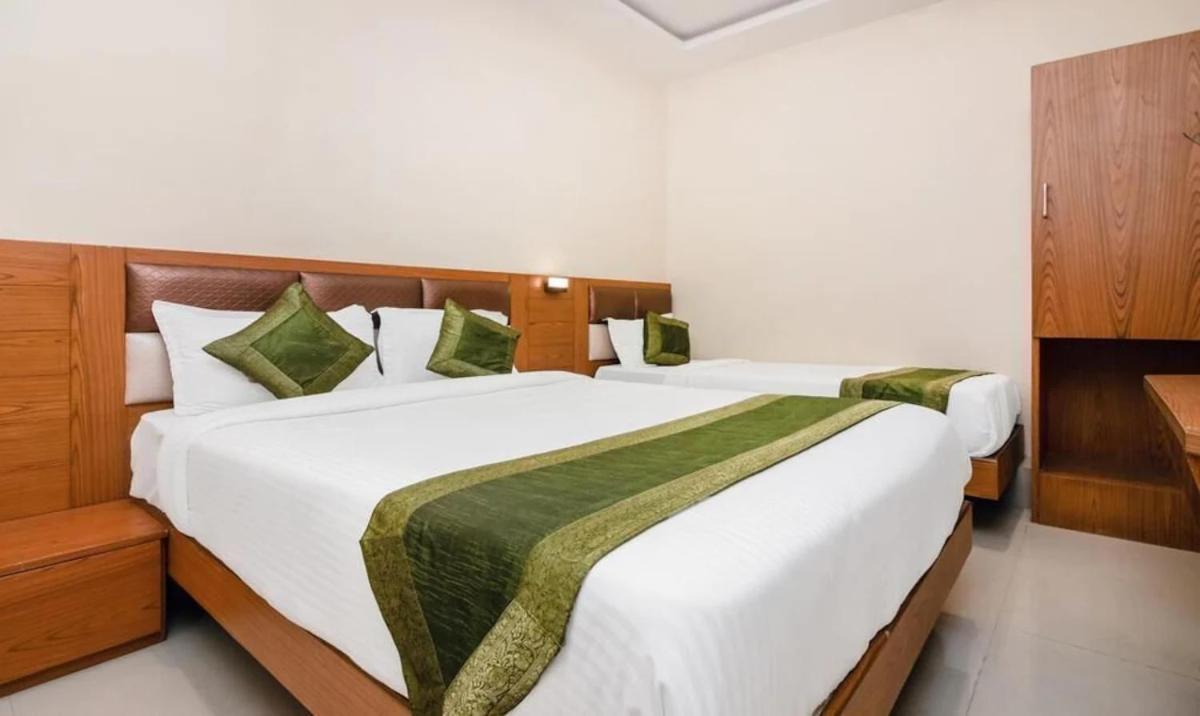 Hotel Volga Plaza 뭄바이 외부 사진