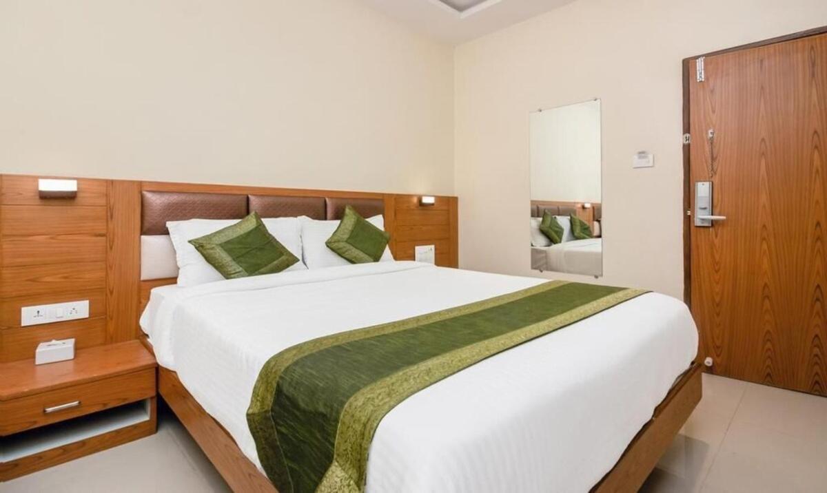 Hotel Volga Plaza 뭄바이 외부 사진