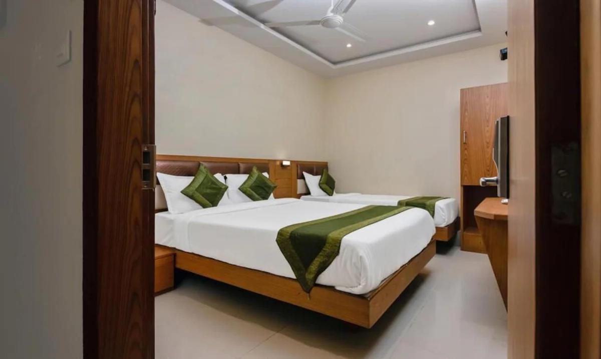 Hotel Volga Plaza 뭄바이 외부 사진