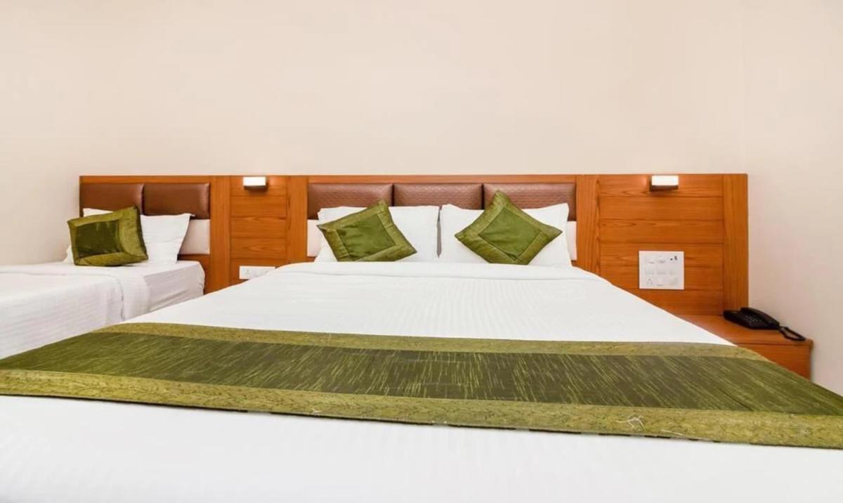 Hotel Volga Plaza 뭄바이 외부 사진